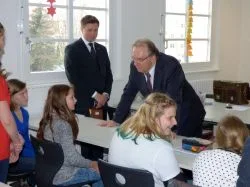 Feierliche Eroeffnung der Schule 34